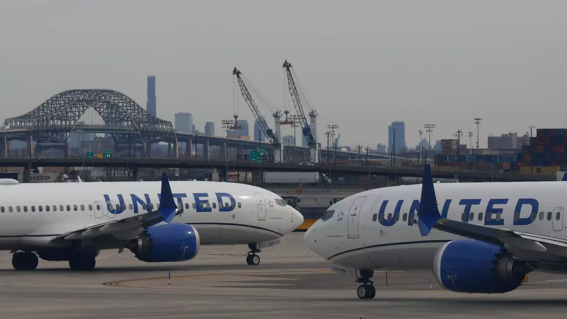 35% Fewer Flights: The Shocking Reality of United Airlines’ Newark Crisis