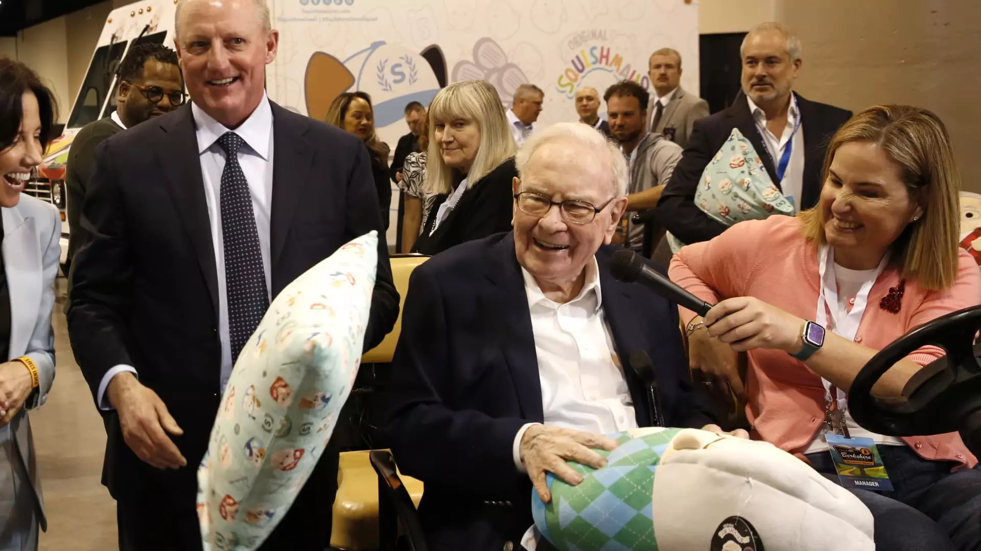 7 Reasons Why Warren Buffett’s Successor Sparks Optimism Amid Change