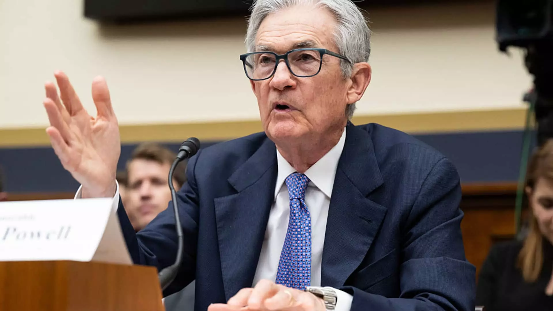 5 Revealing Insights into Jerome Powell’s Inflation Strategy Amid Economic Turbulence