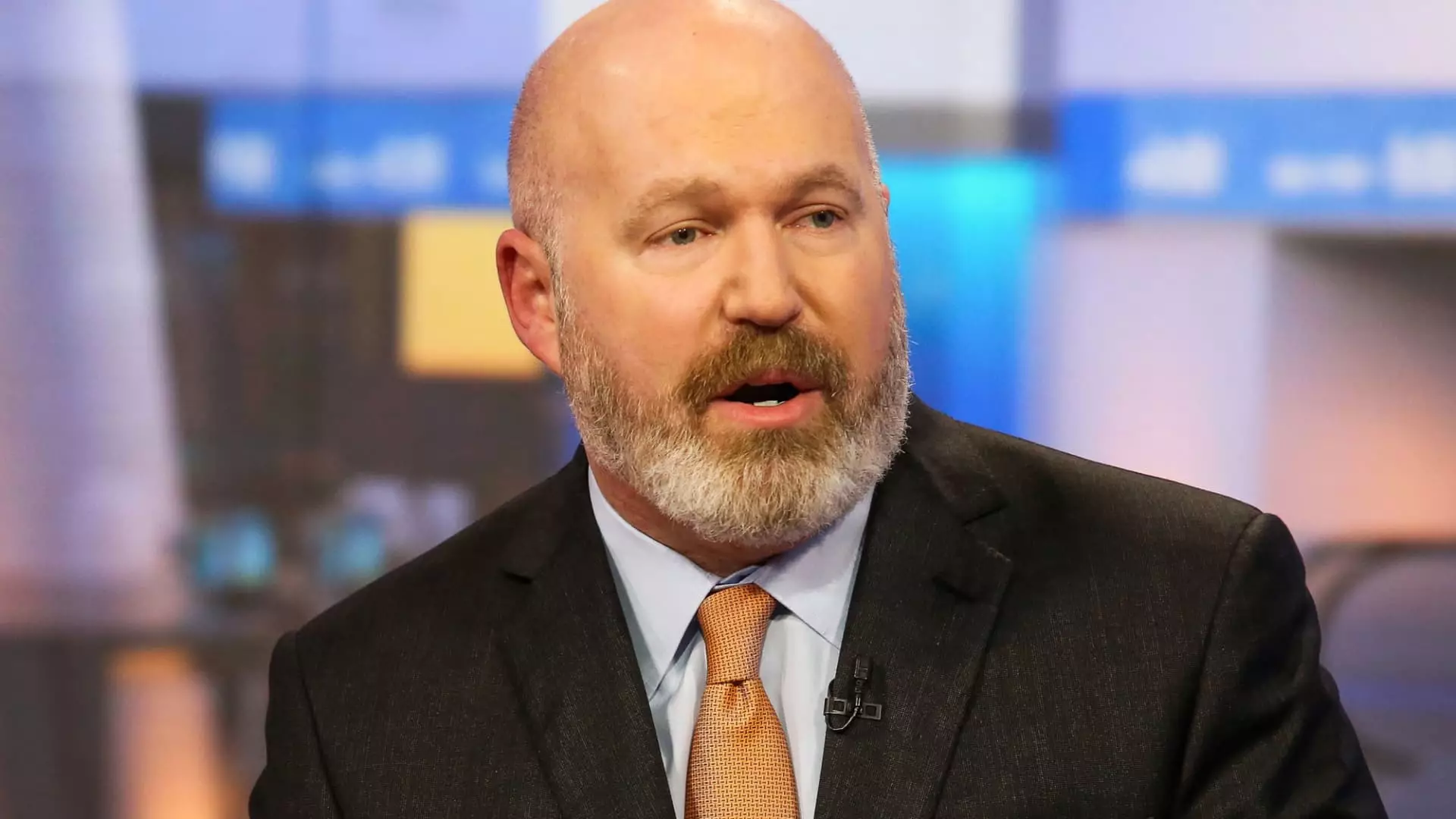 Surging Hedge Funds Expose Market Fragility: A Call for Skepticism