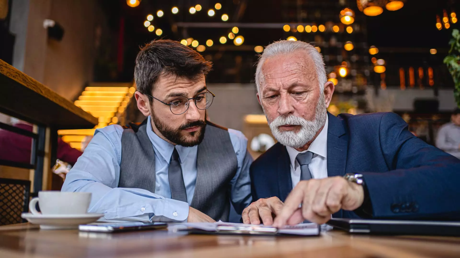 7 Critical Failures in Family Business Governance That Undermine Wealth Stability