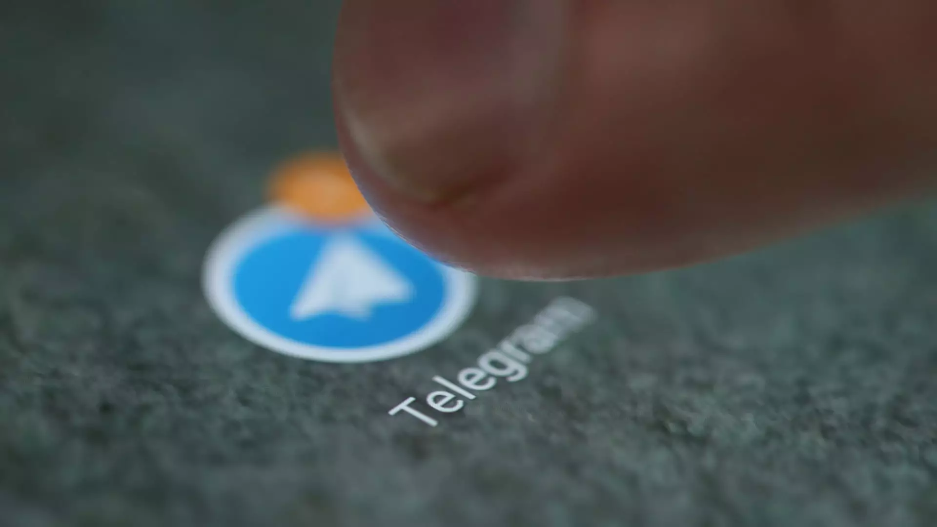 Telegram’s Bold Move into Crypto: A Game-Changer or a Risky Gamble? (9 Insights to Watch)